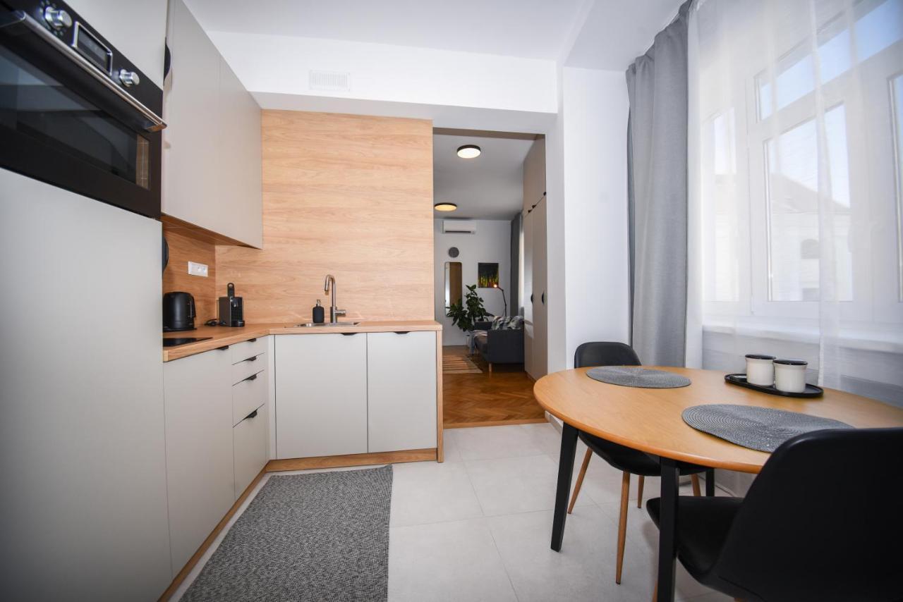 City Center Studio - Comfy & Modern Bratislava Eksteriør billede