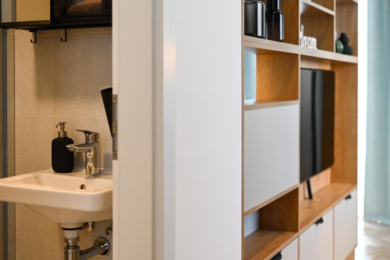 City Center Studio - Comfy & Modern Bratislava Eksteriør billede