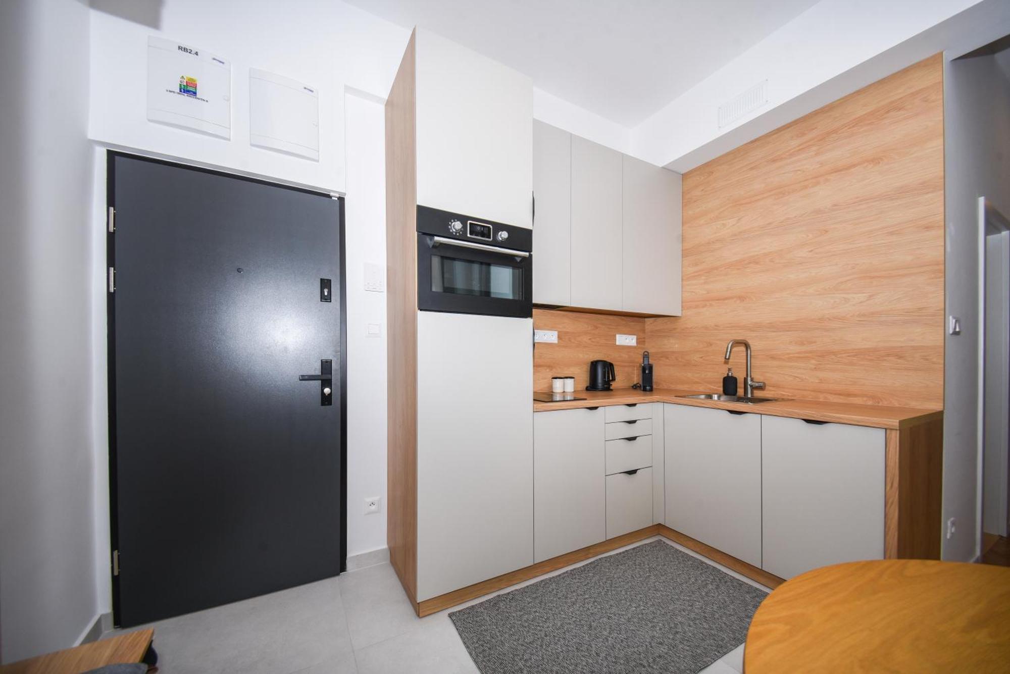 City Center Studio - Comfy & Modern Bratislava Eksteriør billede
