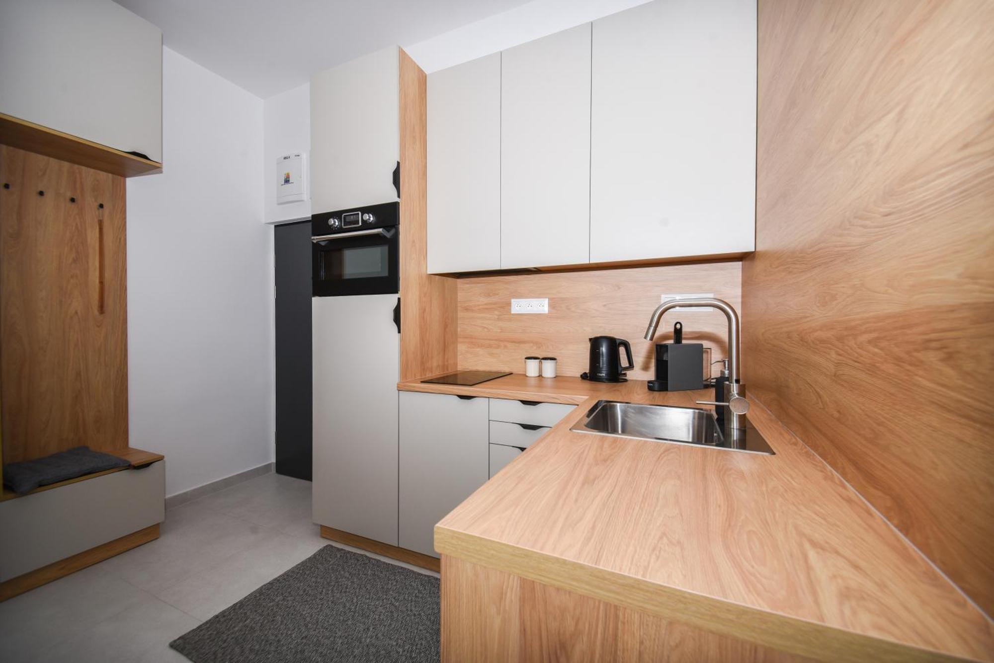 City Center Studio - Comfy & Modern Bratislava Eksteriør billede