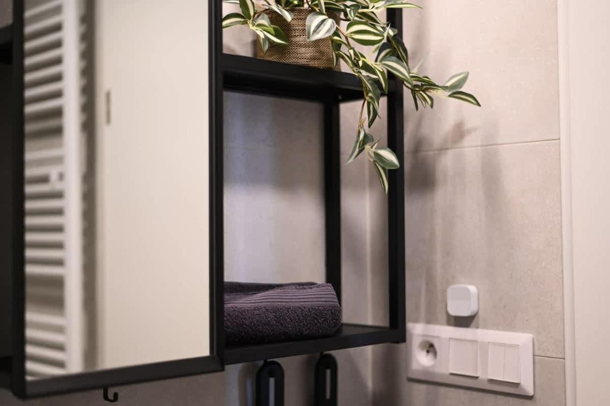 City Center Studio - Comfy & Modern Bratislava Eksteriør billede